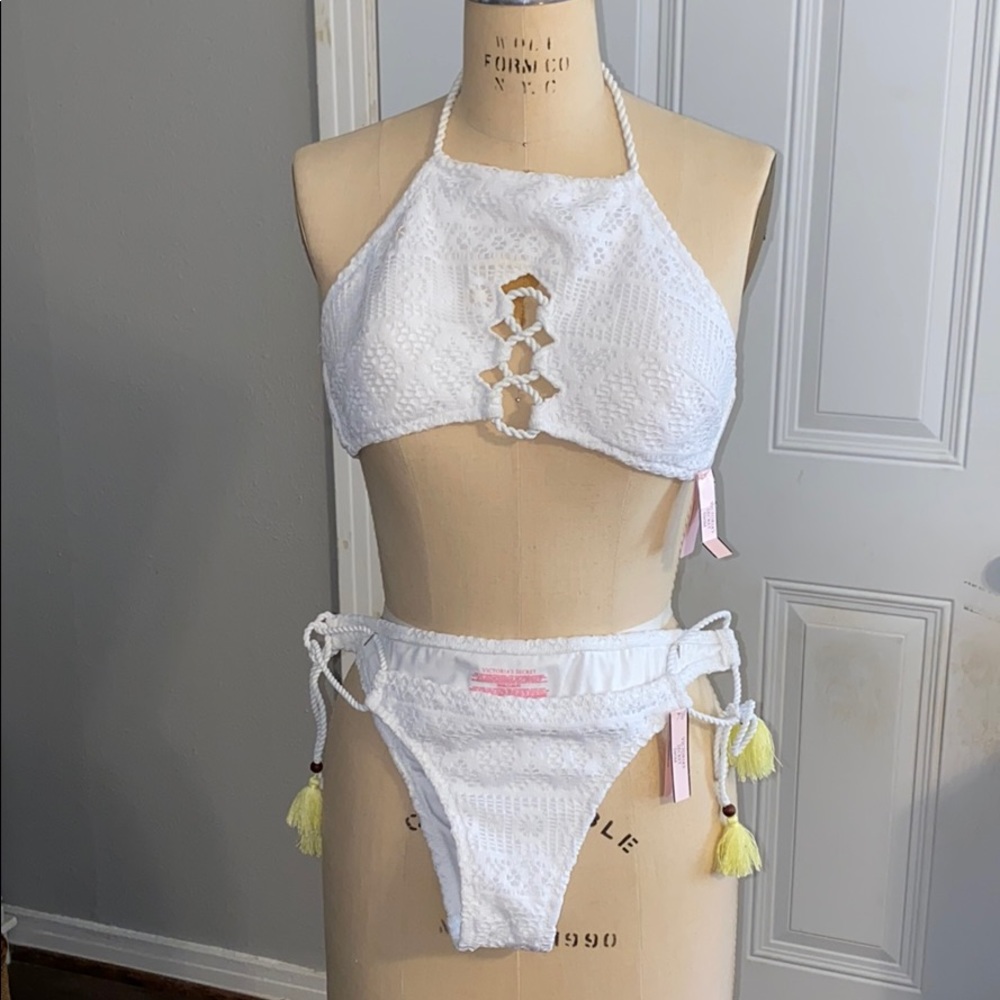 Victoria’s Secret swim suit Size L NWT